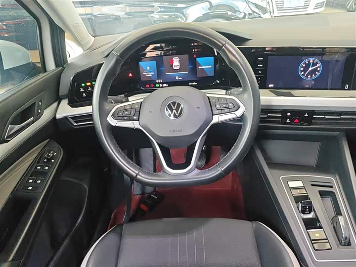 Фото 11 - Volkswagen Golf