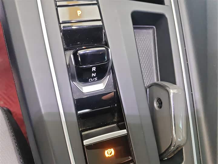 Фото 14 - Volkswagen Golf