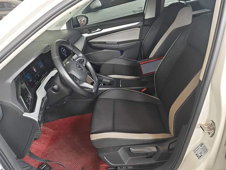 Фото 15 - Volkswagen Golf