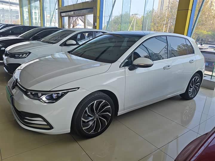 Фото 5 - Volkswagen Golf