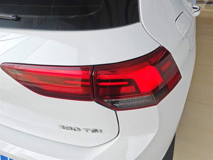 Фото 8 - Volkswagen Golf