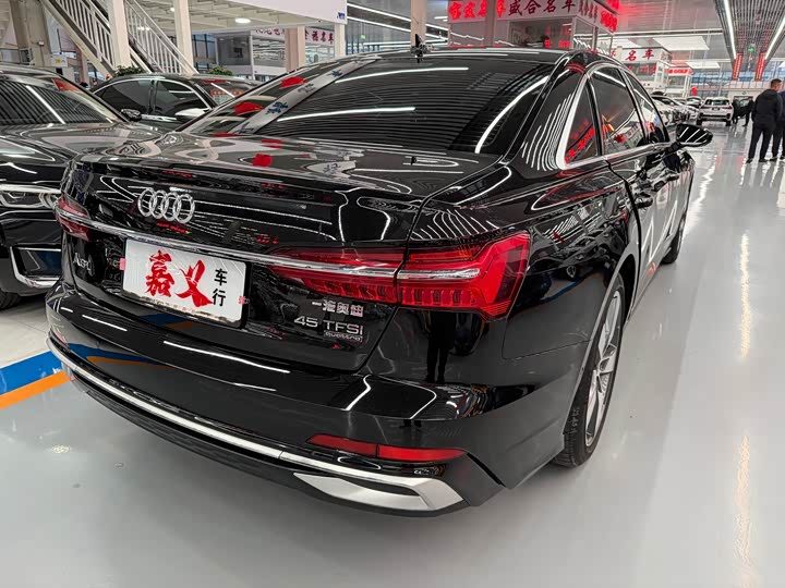 Фото 5 - Audi A6L