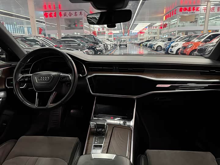 Фото 9 - Audi A6L
