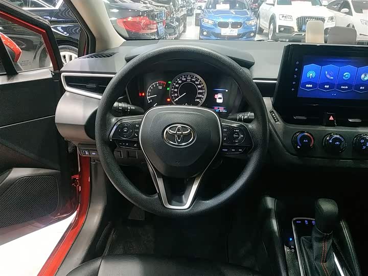 Фото 11 - Toyota Corolla