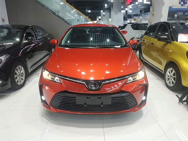 Фото 3 - Toyota Corolla