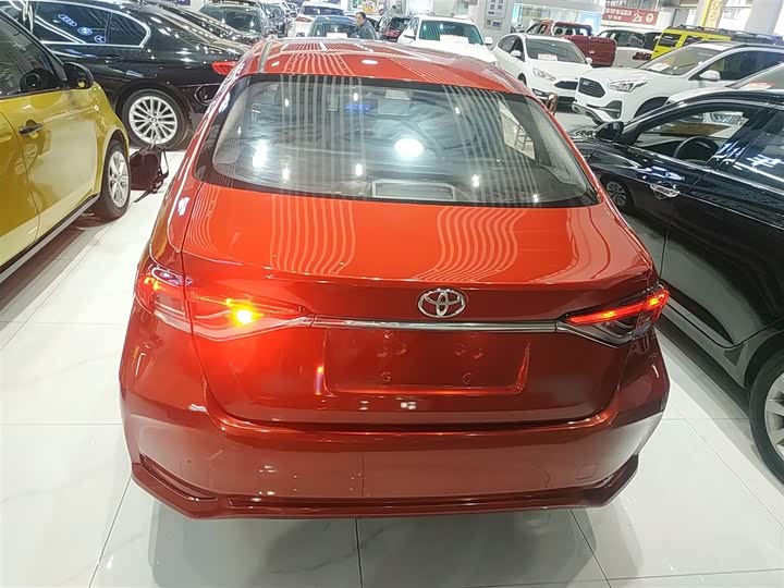 Фото 6 - Toyota Corolla