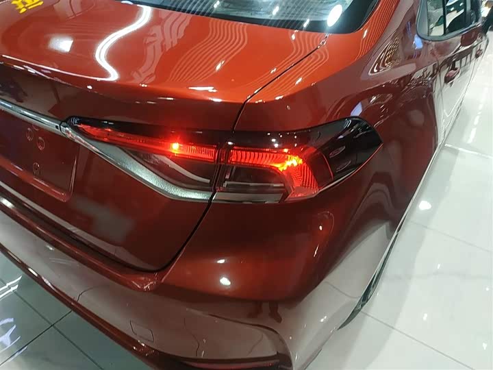 Фото 8 - Toyota Corolla