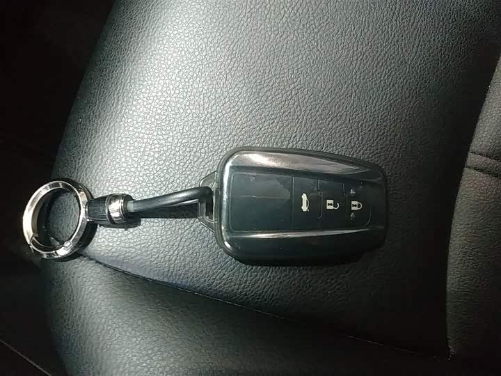 Фото 9 - Toyota Corolla