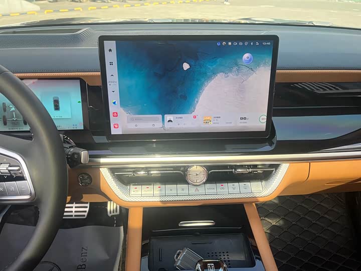 Фото 11 - Tank 500 Hybrid