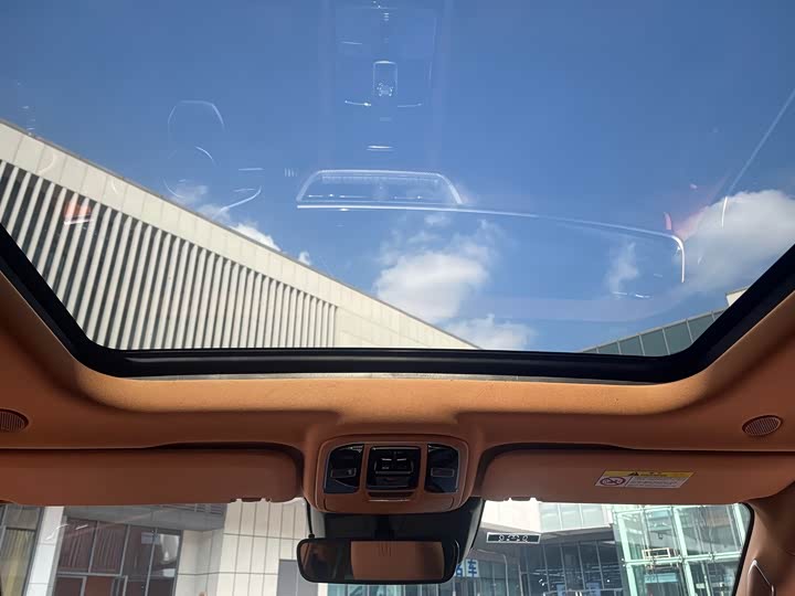 Фото 14 - Tank 500 Hybrid