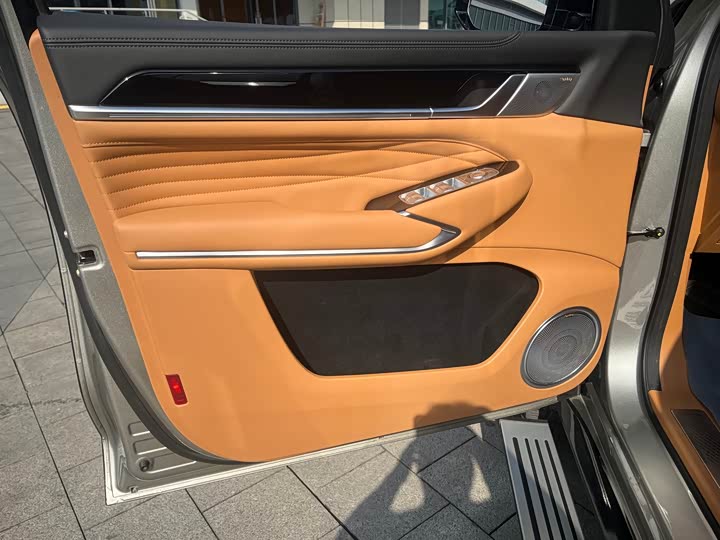 Фото 7 - Tank 500 Hybrid