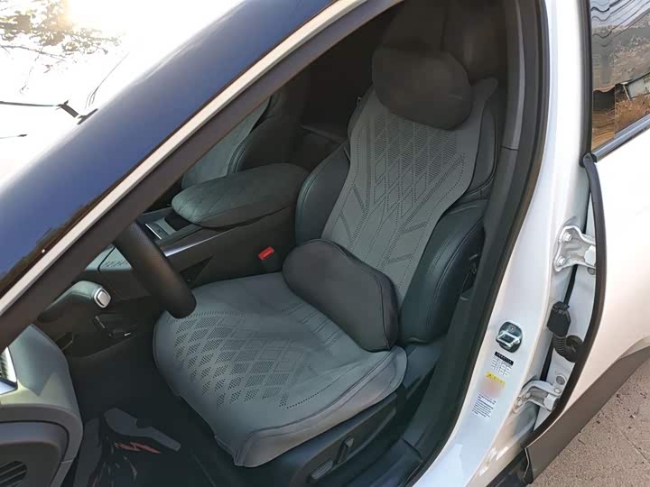 Фото 15 - XPeng Mona M03