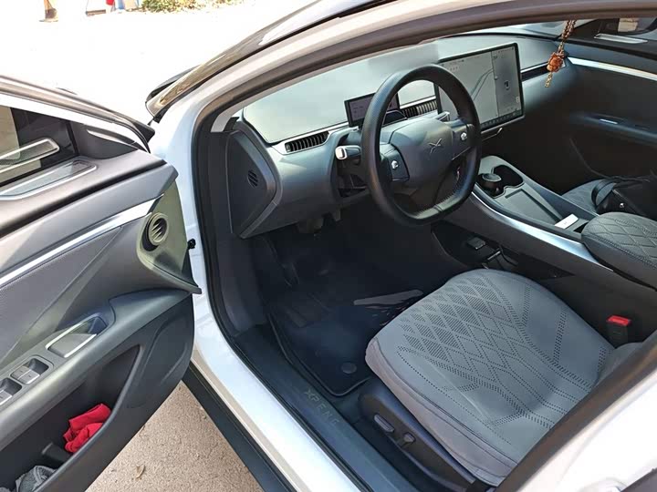 Фото 16 - XPeng Mona M03