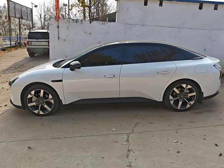 Фото 5 - XPeng Mona M03