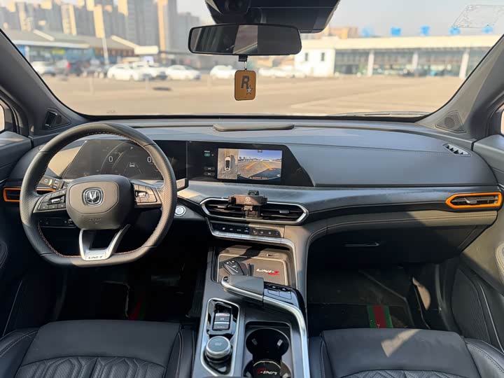 Фото 12 - Changan UNI-T