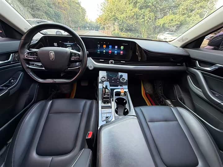 Фото 10 - Bestune B70