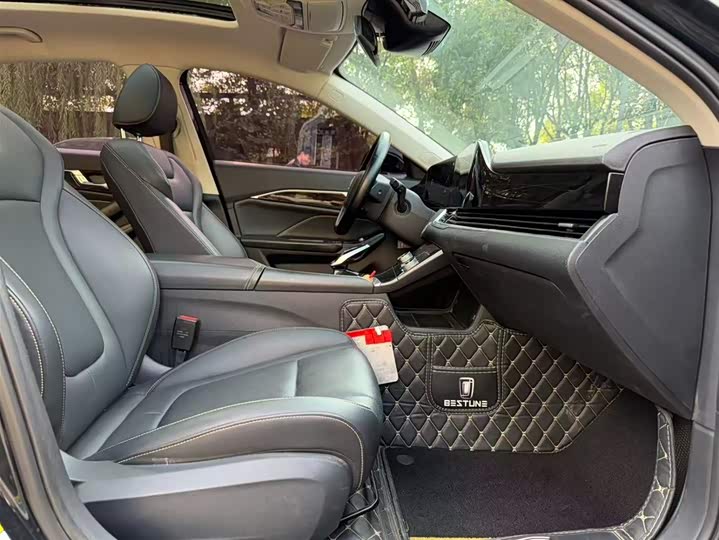 Фото 11 - Bestune B70