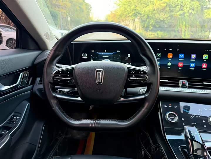 Фото 15 - Bestune B70