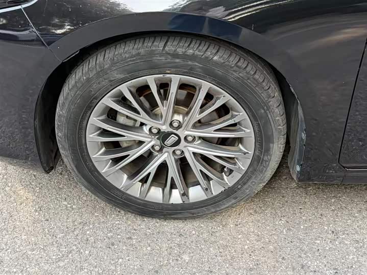 Фото 18 - Bestune B70