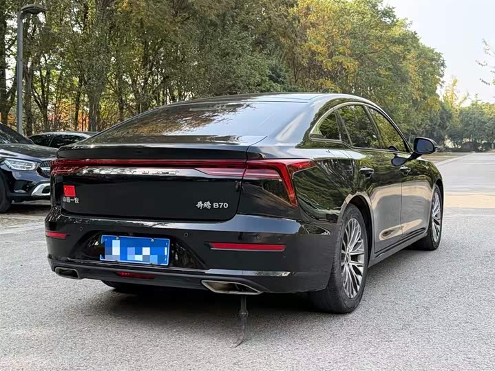 Фото 7 - Bestune B70