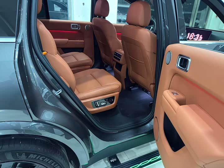 Фото 12 - LiXiang L8