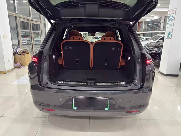 Фото 15 - LiXiang L8