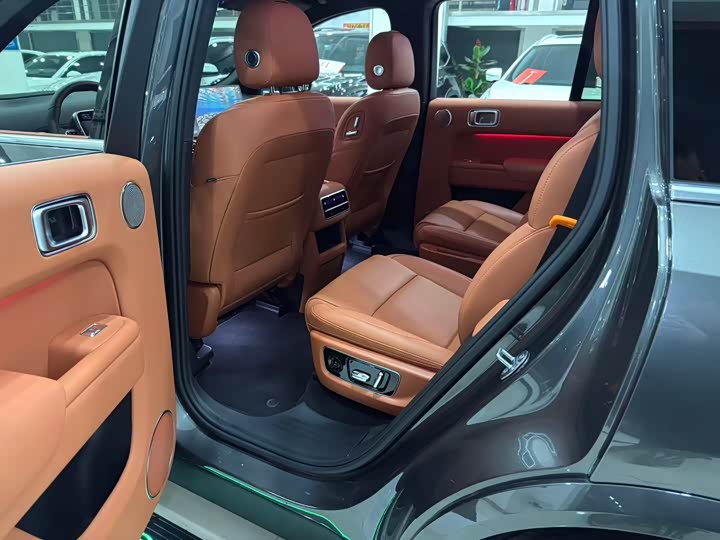 Фото 9 - LiXiang L8