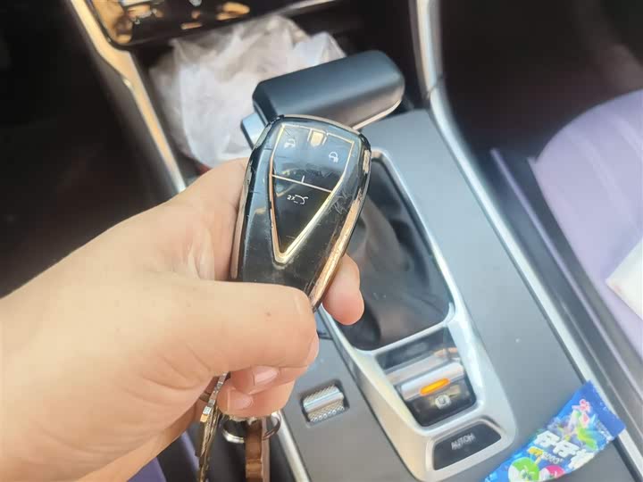 Фото 12 - Changan CS75