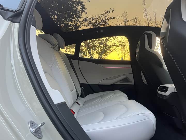 Фото 11 - Xiaomi SU7