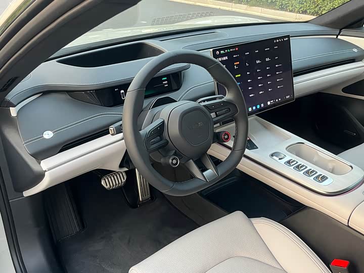 Фото 14 - Xiaomi SU7