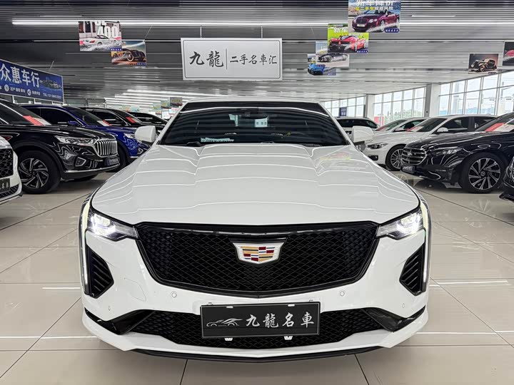 Фото 2 - Cadillac CT4