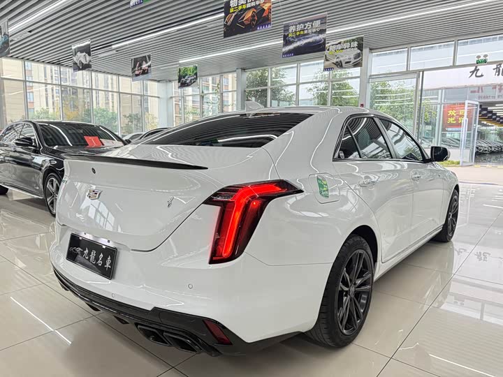 Фото 7 - Cadillac CT4