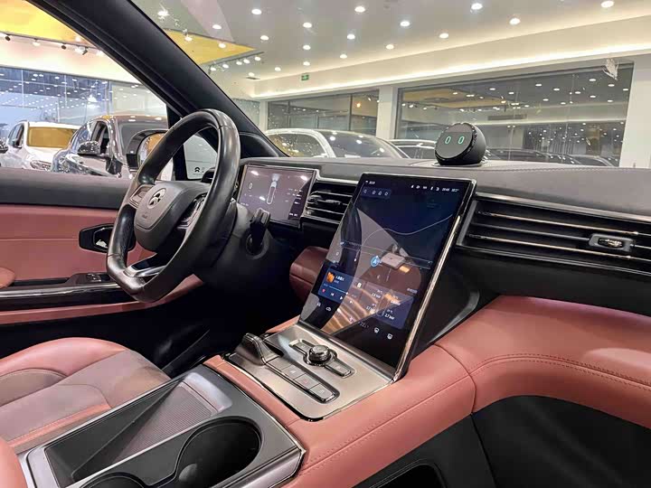 Фото 12 - Nio EC6