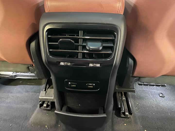 Фото 13 - Nio EC6