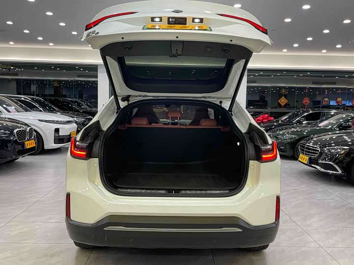 Фото 8 - Nio EC6