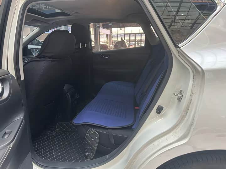 Фото 12 - Nissan Tiida