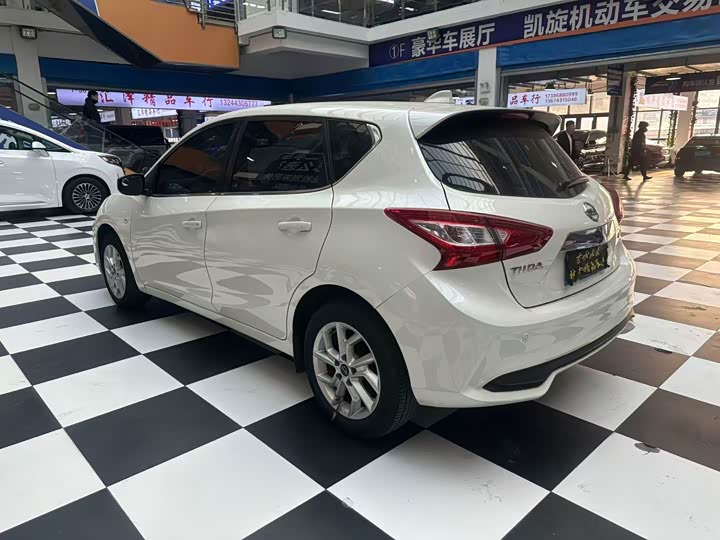 Фото 14 - Nissan Tiida