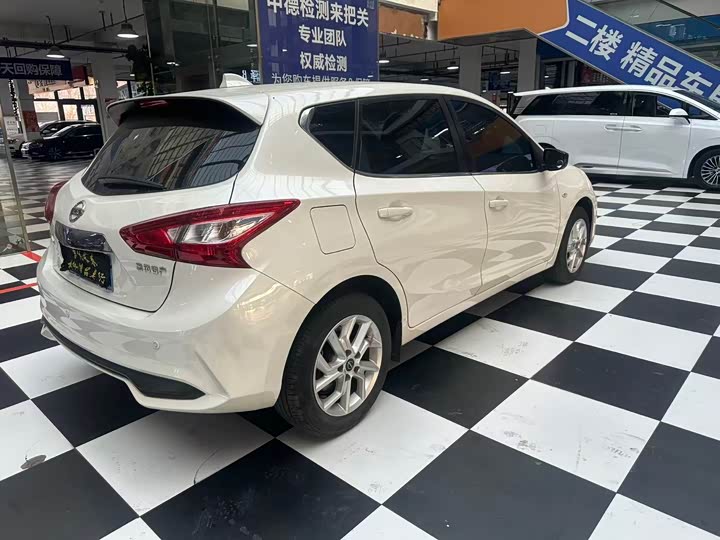 Фото 16 - Nissan Tiida