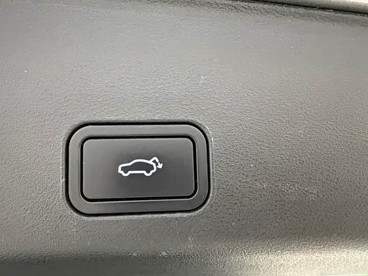 Фото 20 - Geely Monjaro