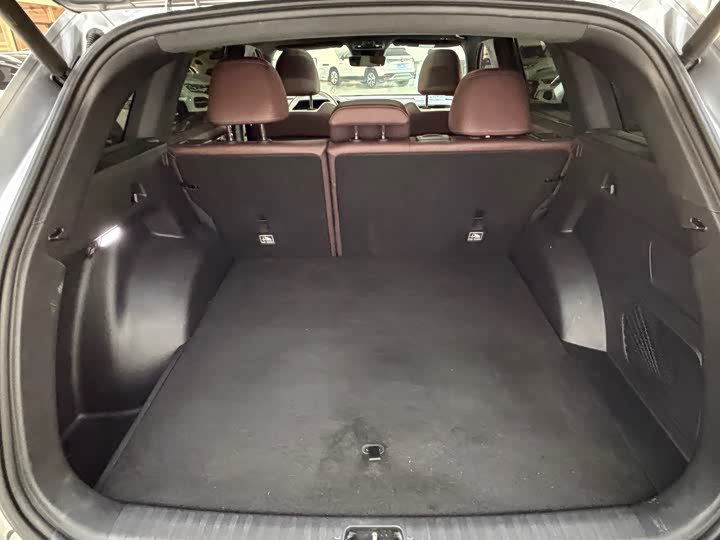 Фото 21 - Geely Monjaro