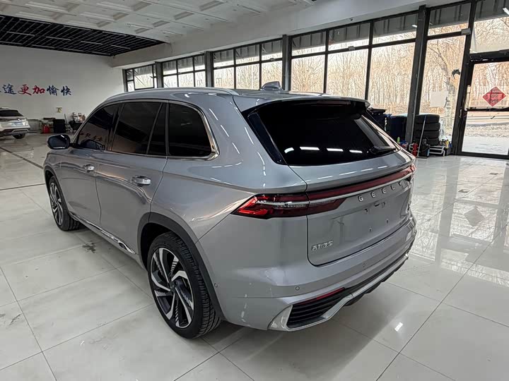 Фото 3 - Geely Monjaro