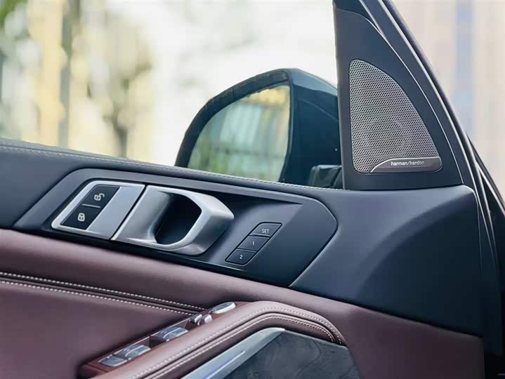 Фото 14 - BMW X5