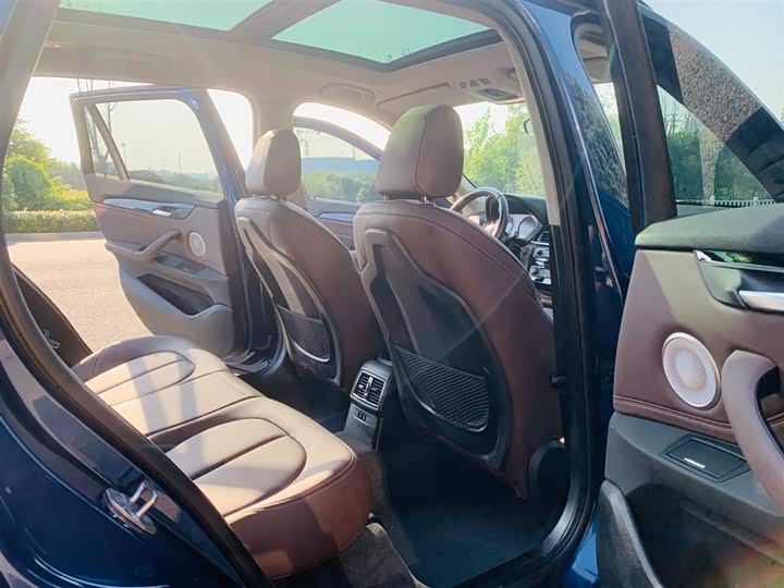 Фото 19 - BMW X1