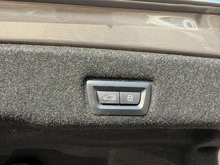 Фото 10 - BMW i5