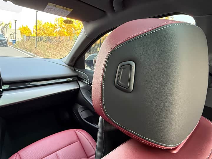 Фото 16 - BMW i5