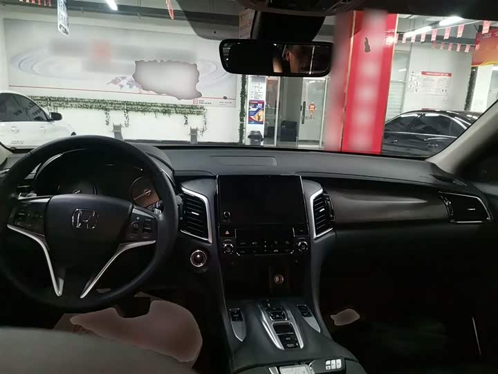 Фото 10 - Honda Avancier