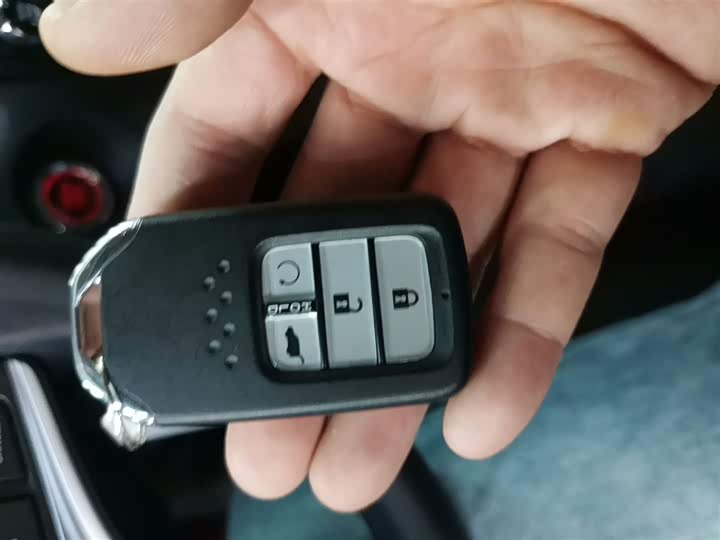 Фото 9 - Honda Avancier