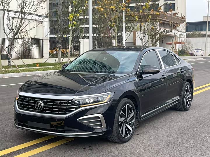 Фото 1 - Volkswagen Passat