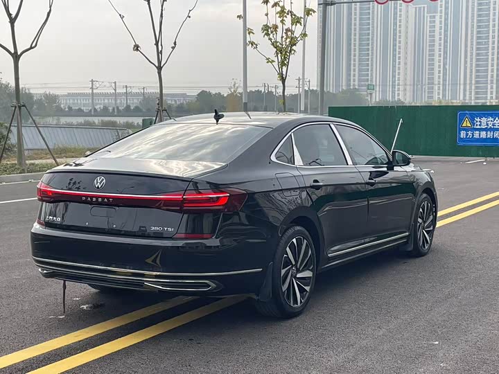 Фото 7 - Volkswagen Passat