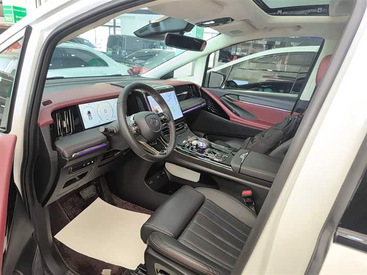 Фото 15 - GAC Trumpchi E9